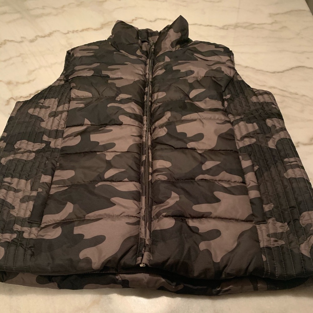 New York & Company, Camo vest (never worn)